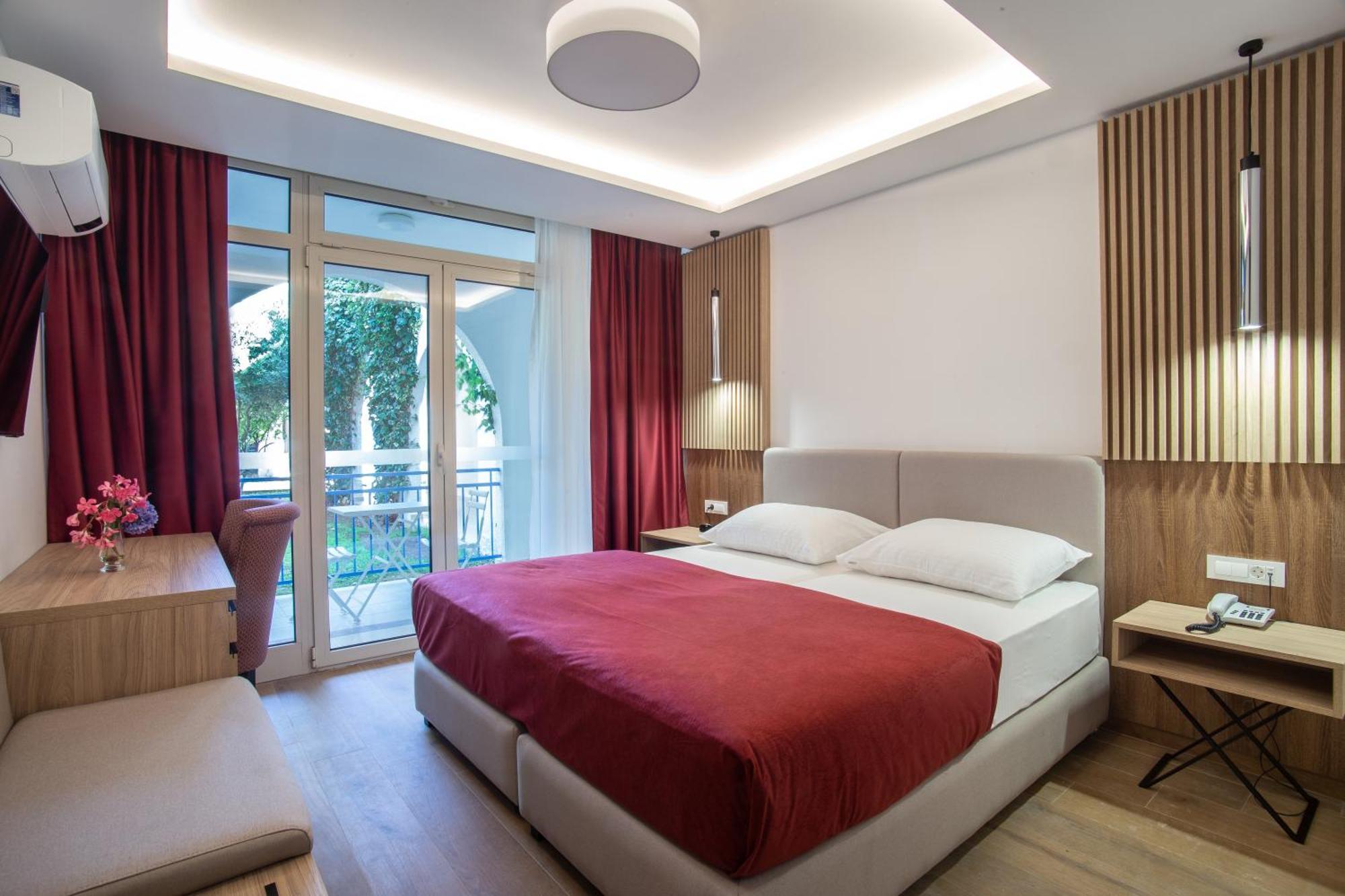 Hotel Slovenska Plaza Lux Budva Extérieur photo